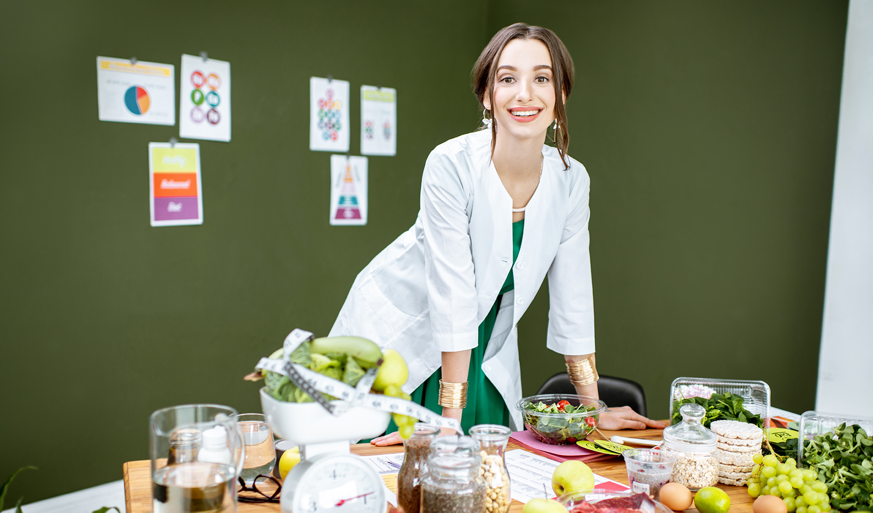 Nutritionist Vs. Dietitian: What’s the Difference?