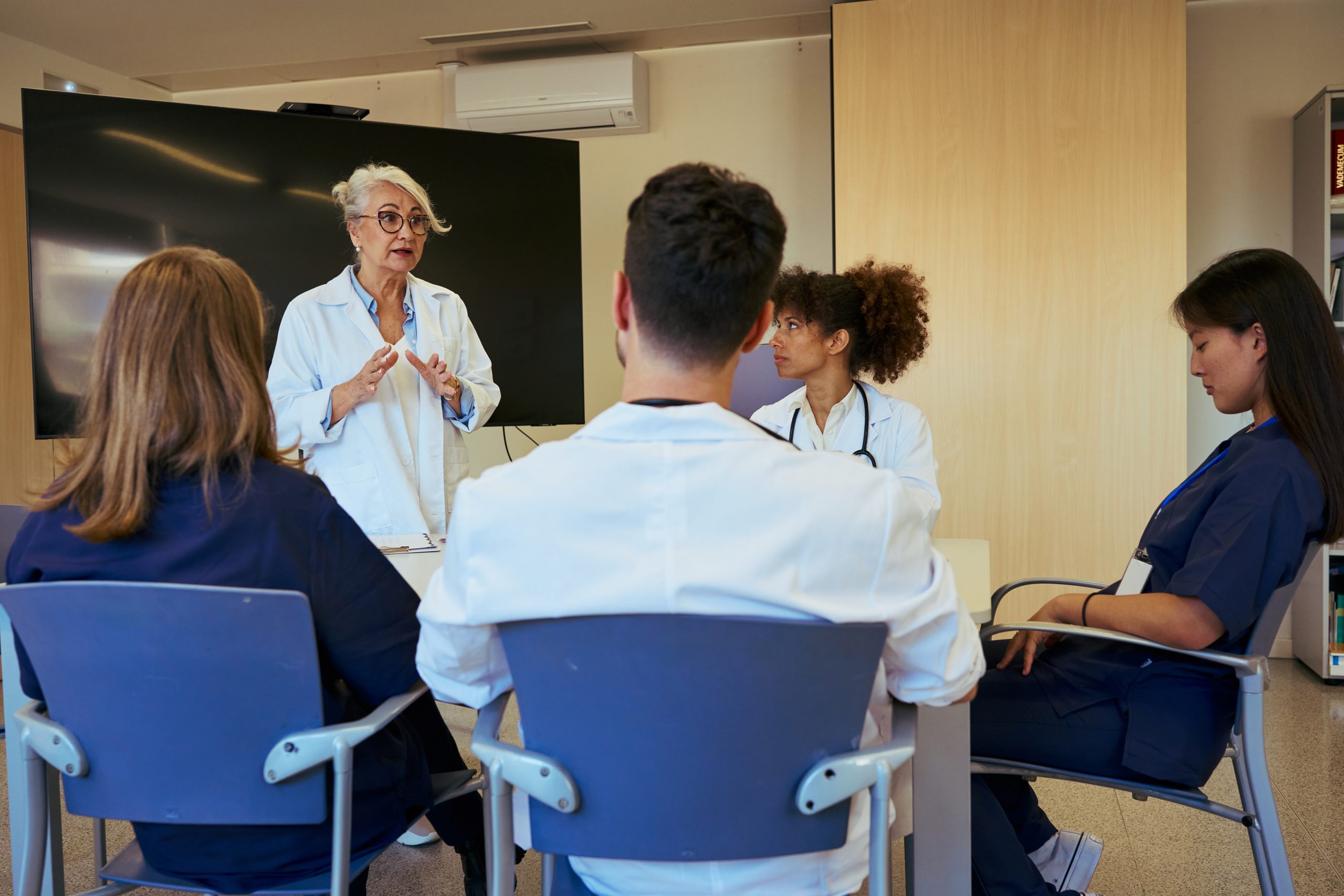 Easy Tips for Nursing Students to Start a Health Coaching Career